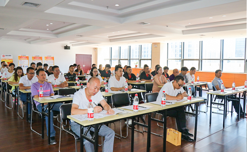 熱烈祝賀正?！吨圃煨推髽I生產運作管理》專題公益講座在溫州成功舉辦