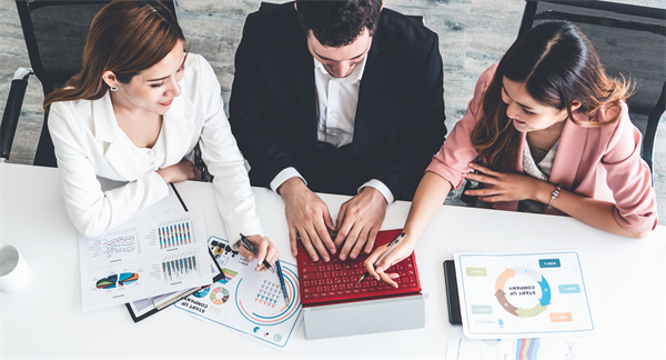 管理咨詢:制造業(yè)全球化背景下的國(guó)際市場(chǎng)競(jìng)爭(zhēng)分析 管理咨詢:制造業(yè)全球化背景下的國(guó)際市場(chǎng)競(jìng)爭(zhēng)分析