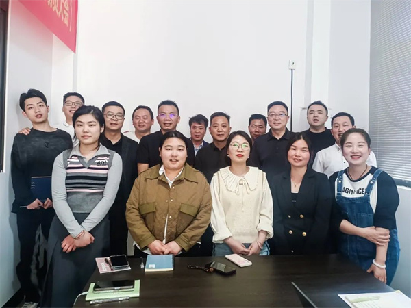 寧波銳展五金制品有限公司“營銷管理升級”項目啟動合照 寧波銳展五金制品有限公司“營銷管理升級”項目啟動合照