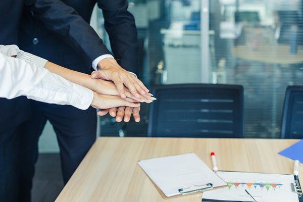 績效與發(fā)展：以績效為基礎，規(guī)劃員工職業(yè)發(fā)展