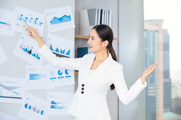 戰略轉型與升級:戰略咨詢公司的創新路徑 戰略轉型與升級:戰略咨詢公司的創新路徑