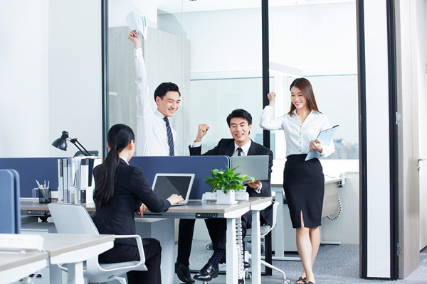 年度經(jīng)營計劃:聚焦核心業(yè)務(wù),提升核心競爭力 年度經(jīng)營計劃:聚焦核心業(yè)務(wù),提升核心競爭力