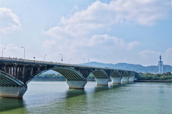 長(zhǎng)沙湘江特大橋突發(fā)大火,組織規(guī)劃管理有何啟示? 長(zhǎng)沙湘江特大橋突發(fā)大火,組織規(guī)劃管理有何啟示?