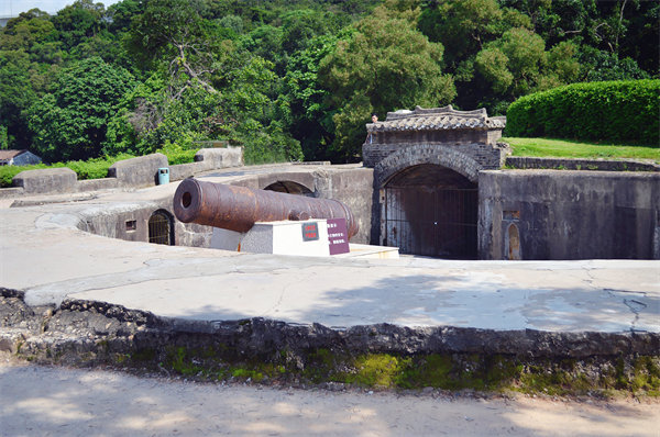 企業戰略飄在半空落地難，東莞戰略咨詢公司能釘牢嗎？