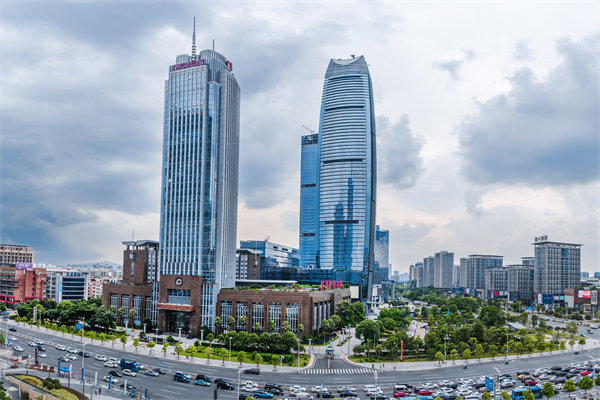 集團子公司各自為戰(zhàn)內耗嚴重，東莞集團管控咨詢公司能協(xié)助解決嗎？